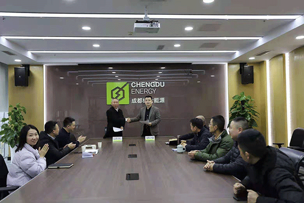 強(qiáng)強(qiáng)聯(lián)手